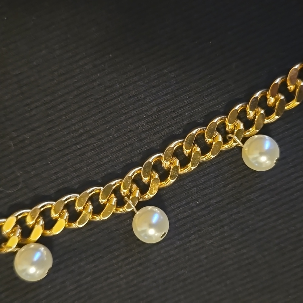 Ann Taylor Faux Pearls And Thick Gold Chain Necklace - Picture 3 of 8